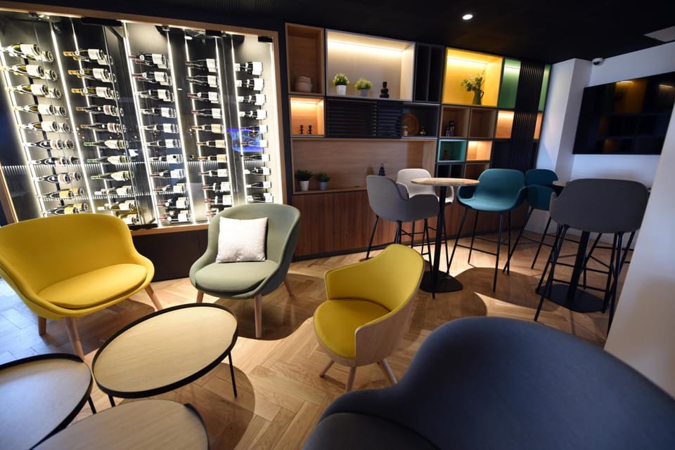 Bar/lounge