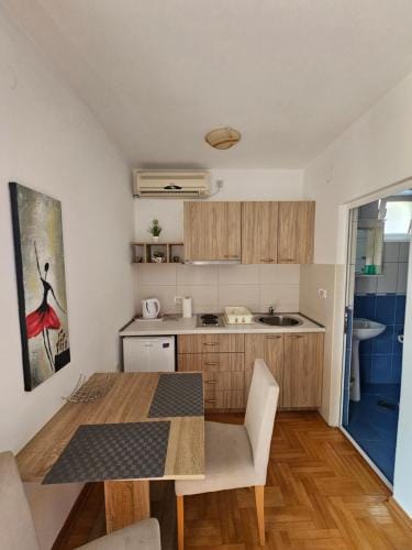 Apartments & Rooms Vuksanovic Ivana Hotel in Budva