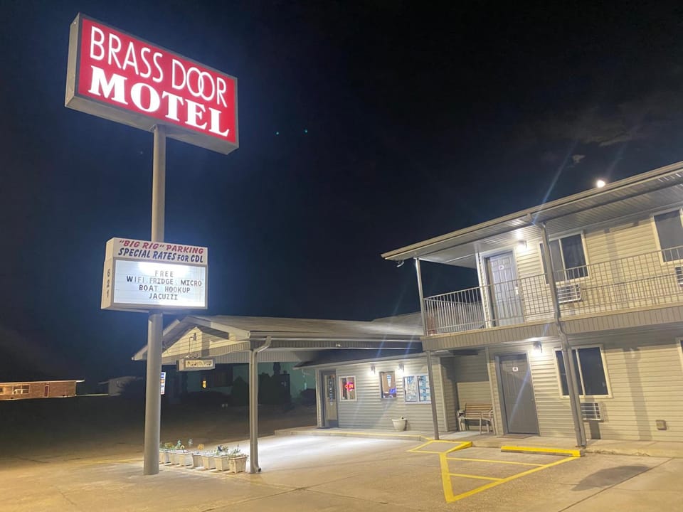 Brass Door Motel Motel in Gassville