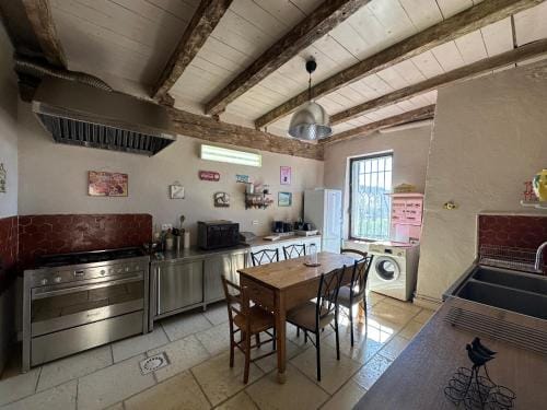 Le Domaine de Piedmoure, Gites et chambres, piscine, terrasses privatives Hotel in Sault