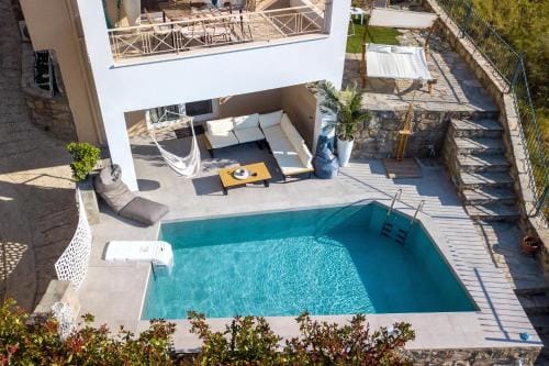 SUNRISE LUXURY POOL VILLA Hotel in Kavala, Greece