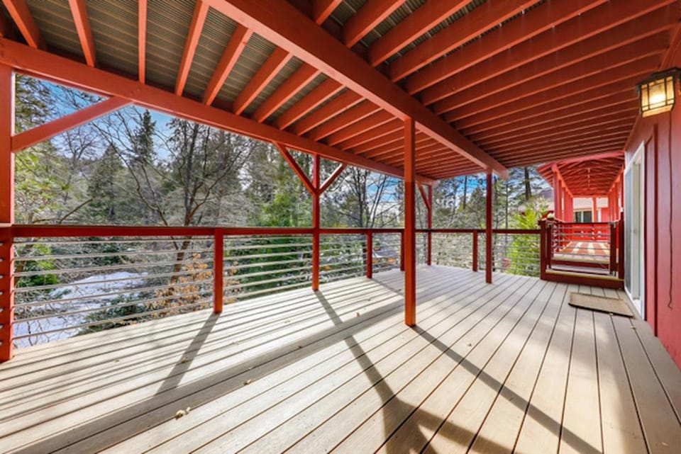 Silver Pines Lodge Inn in Idyllwild-Pine Cove