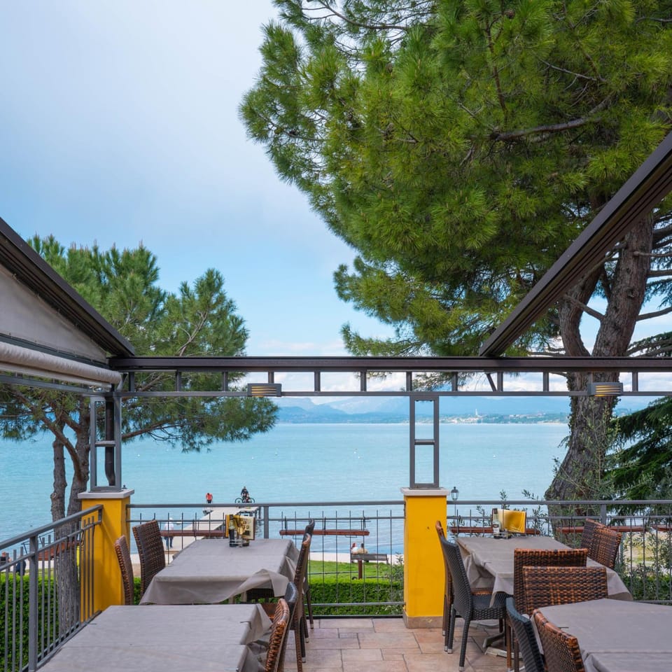 Camping Bella Italia Hotel in Peschiera del Garda