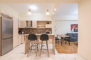 Elegant Home in Quiet Street by Cloudkeys Hotel in Athens