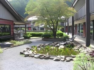 Great Smokies Inn - Cherokee Hotel in Cherokee
