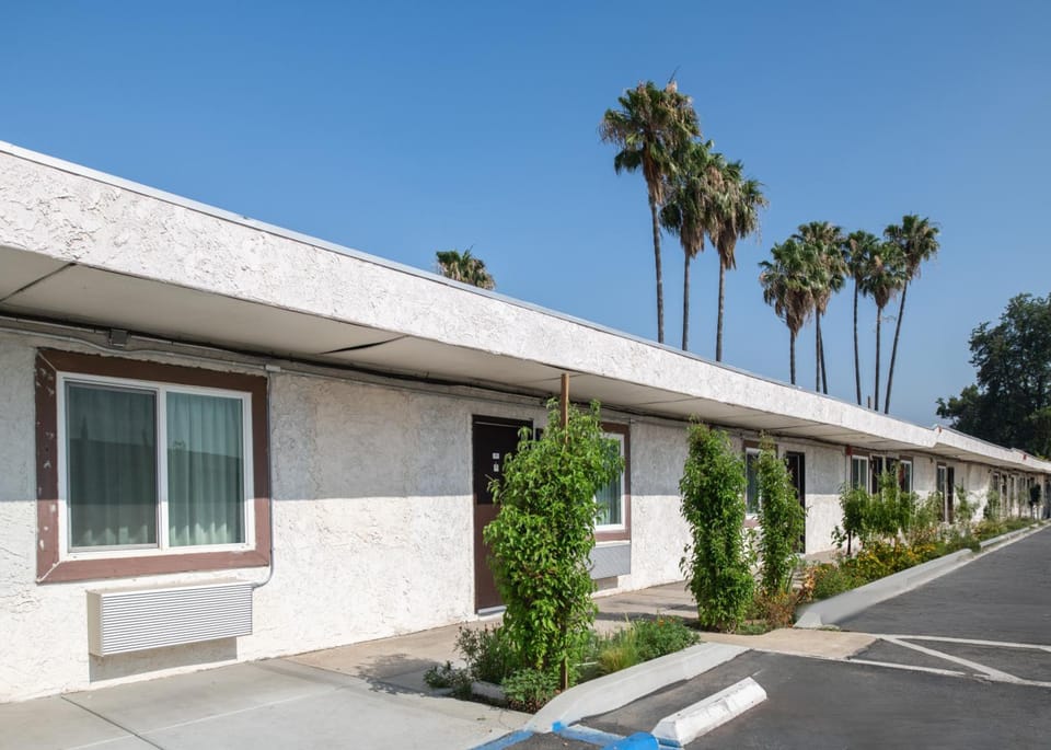 Starlite Motel Motel in Rialto