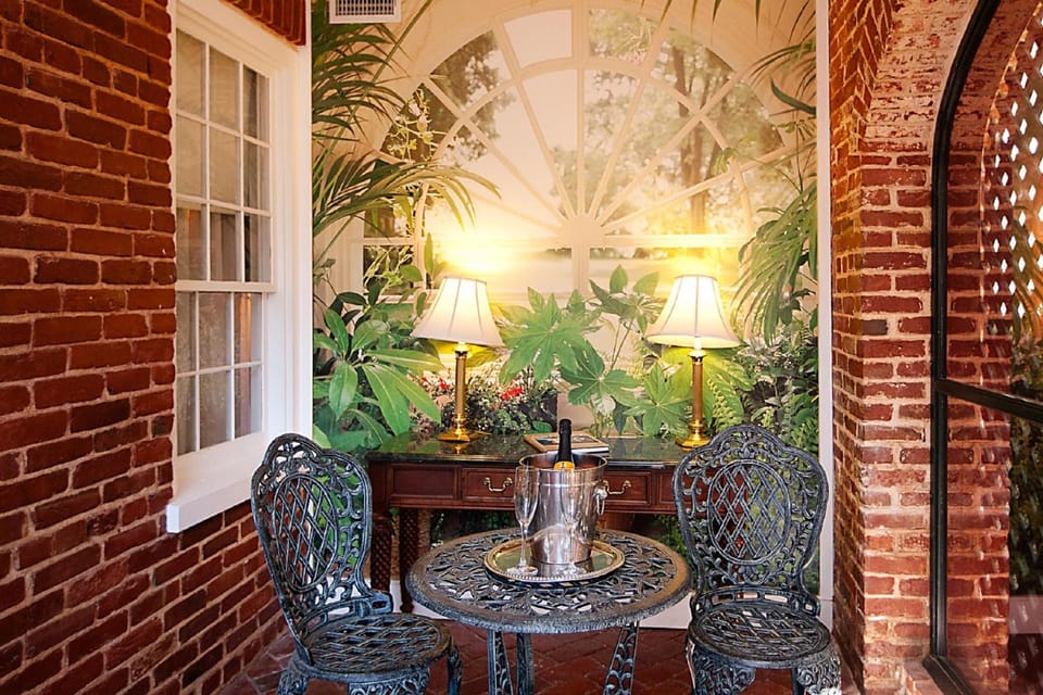 Monmouth Historic Inn Inn in Natchez