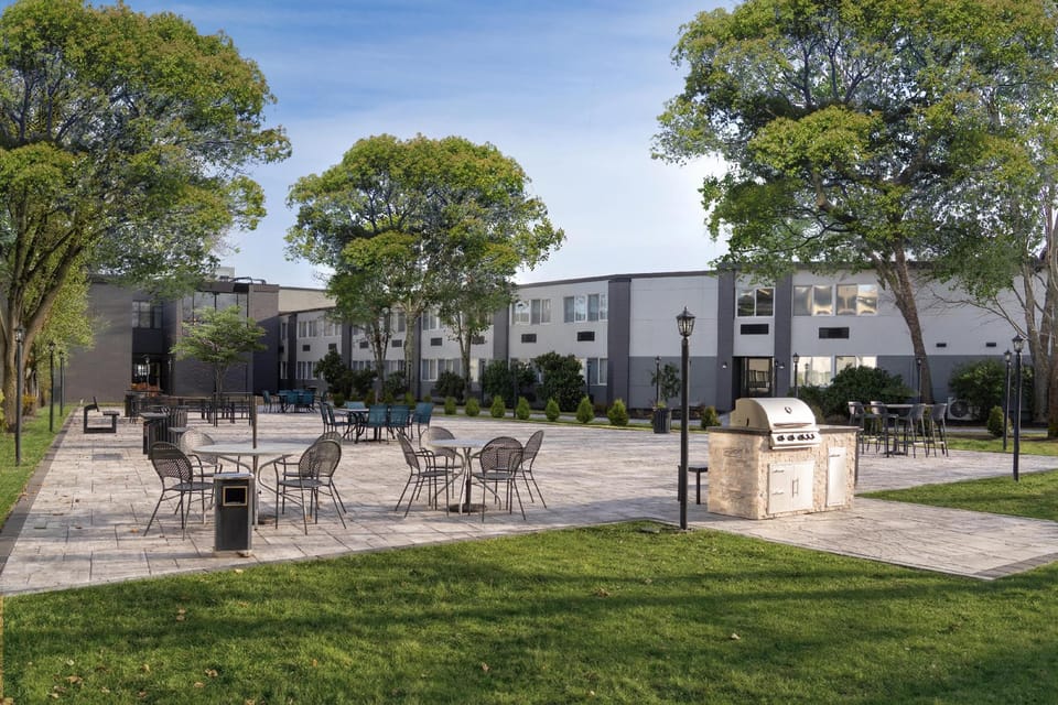 DoubleTree by Hilton Warwick Providence Airport Hotel in Warwick