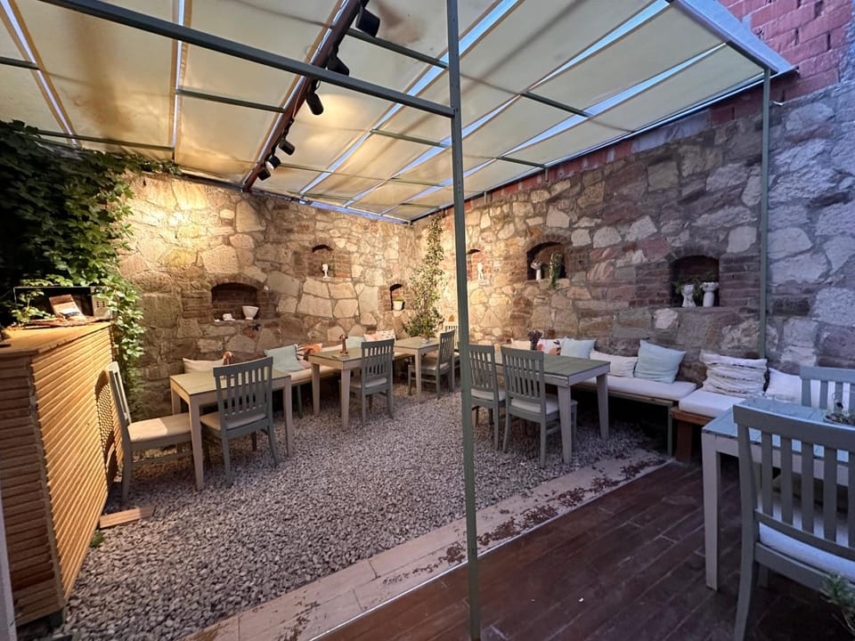 Hanole Guest House Hotel in İzmir Province