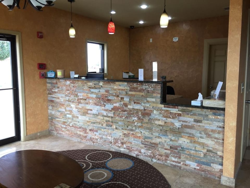 Pearsall Inn and Suites Motel in Rio Grande