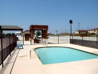 Pearsall Inn and Suites Motel in Rio Grande