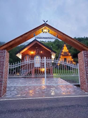 Vilat Pllumaj Lodge in Montenegro