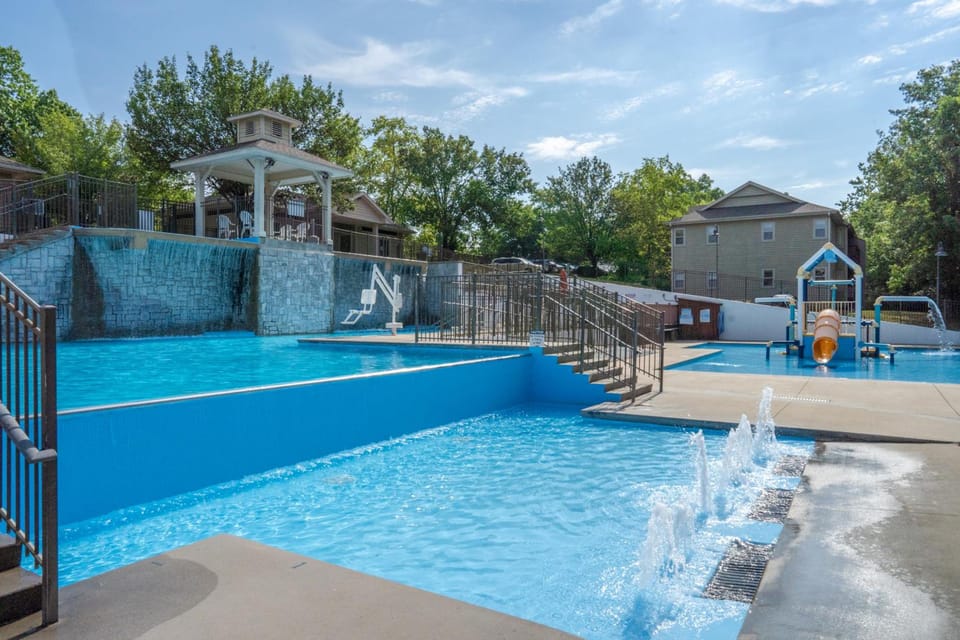 StoneBridge Village Resort Apartment hotel in Table Rock Lake