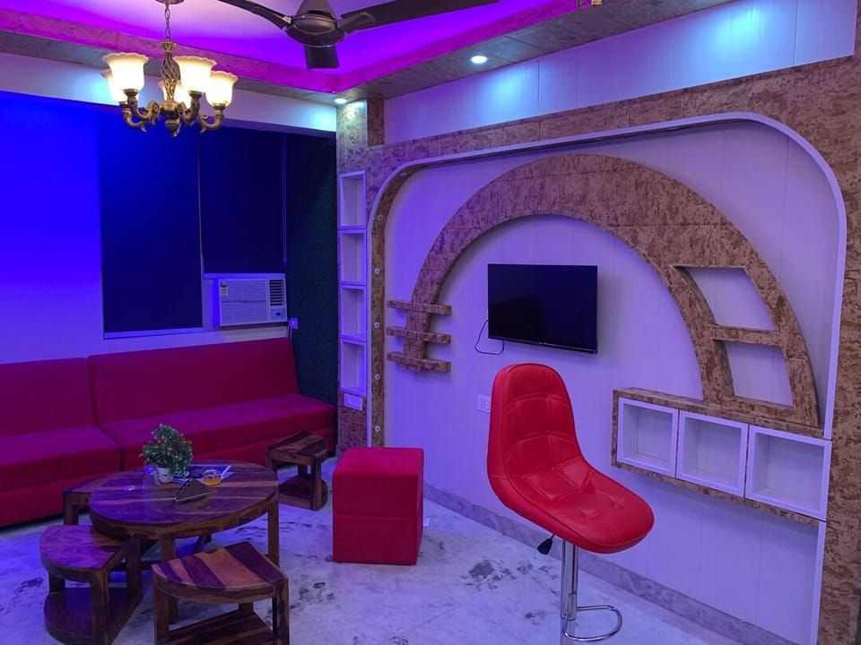 Hotel The Leaf Residency  Hotel in Delhi