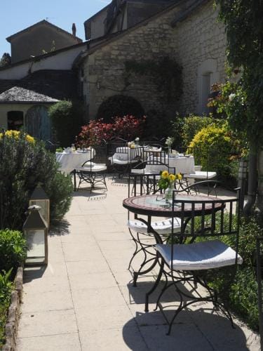 Le Jardin des Lys - Chambre d'hote ou Appartement Hotel in Centre-Val de Loire
