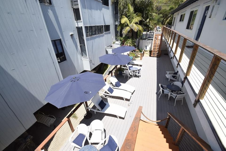 Malibu Beach Paradise Apartments Hotel in Malibu