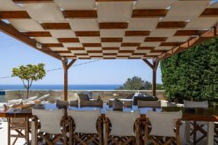 Villa Elpida I Sea view & heated* pool! Hotel in Crete