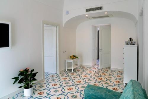 Suites in the Amalfi Coast - GuestHouse with Terrace near Amalfi - Breathtaking View of Ravello Hotel in Ravello