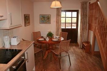 Finnich Cottages Hotel in Scotland