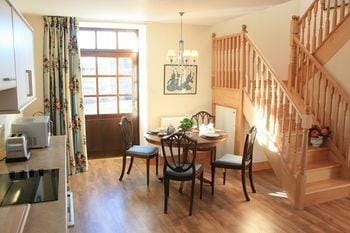Finnich Cottages Hotel in Scotland