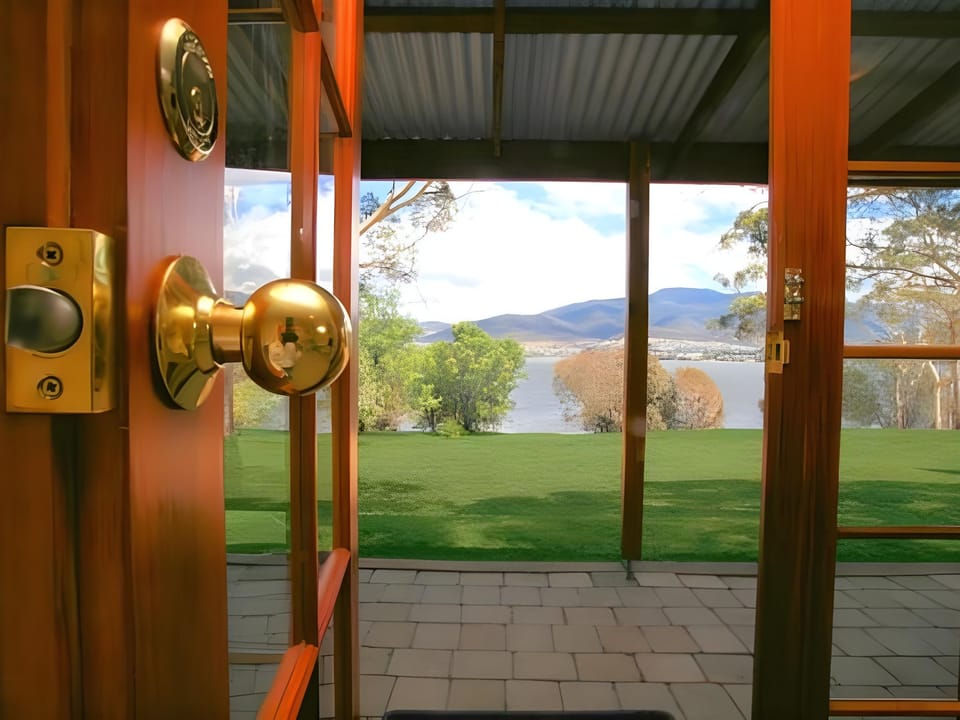 Otago Cottage Hotel in Tasmania