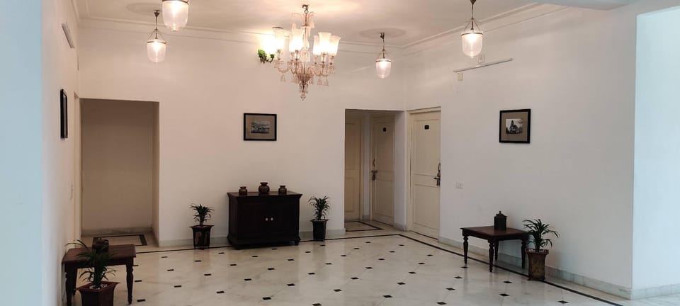 Pichola lake retreat Hotel in Udaipur