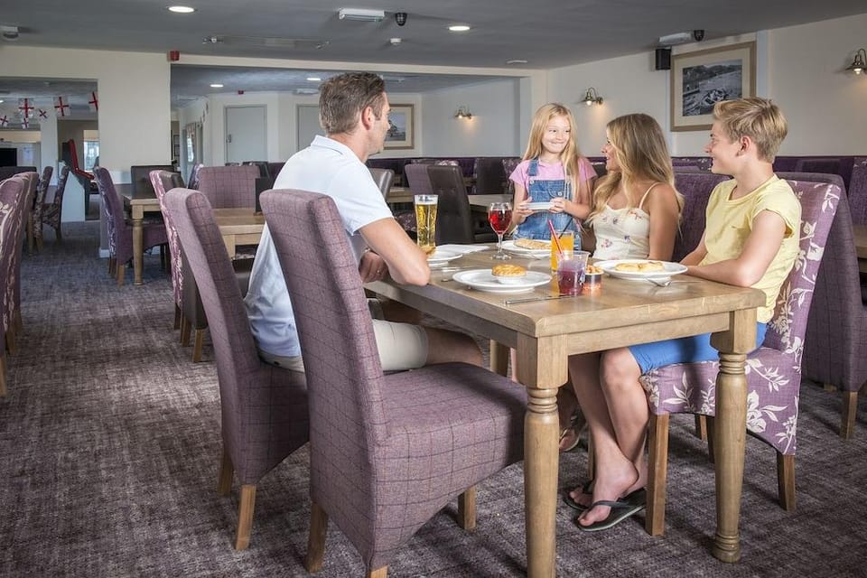 Sandaway Beach Holiday Park Hotel in North Devon District