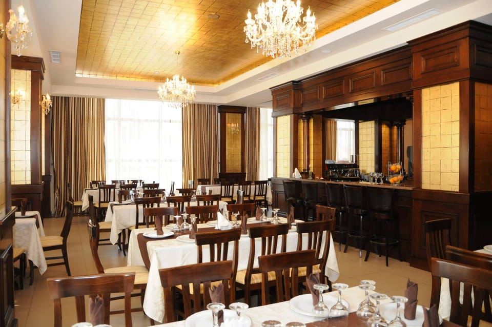 Rexton Hotel Hotel in Craiova