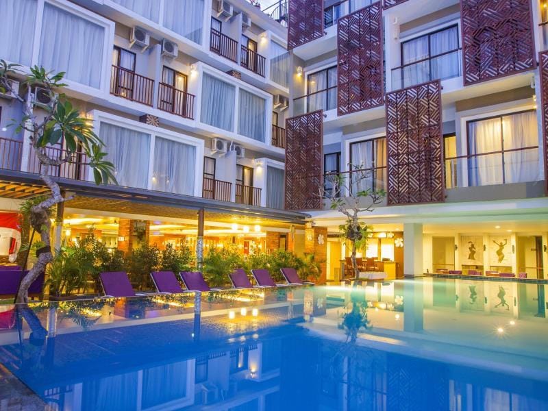 Swimming pool
