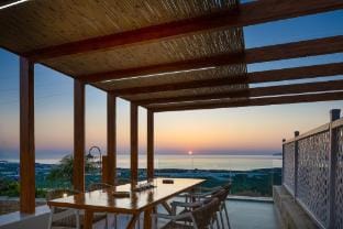 Villa Domenica I Free car & free* heated pool! Hotel in Crete