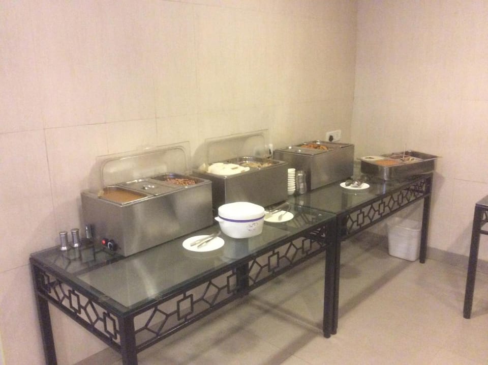 The Lotus Apartment Hotels - Burkit Road Hotel in Chennai