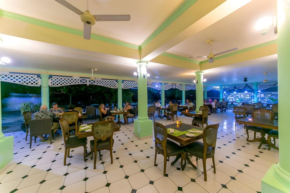 Palm Beach Hotel Resort in Africa