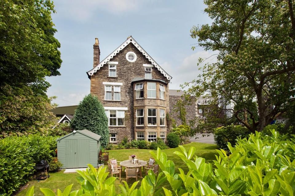 Wheatlands Lodge - Bed & Breakfast Hotel in Windermere