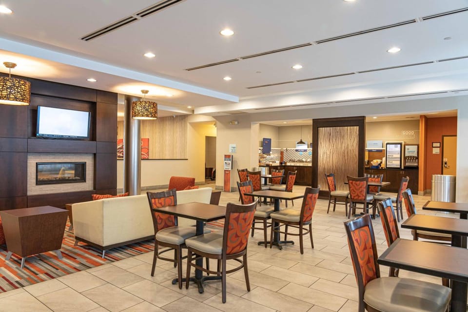 Holiday Inn Express & Suites Columbus-Easton Area By IHG Hotel in Ohio