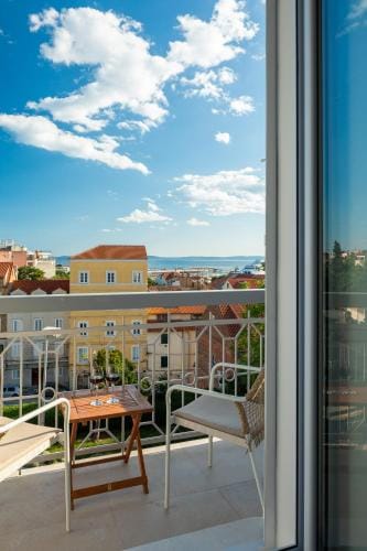 Le Prestige Luxury Rooms , Self Check-In, Minutes from Split Waterfront Hotel in Split