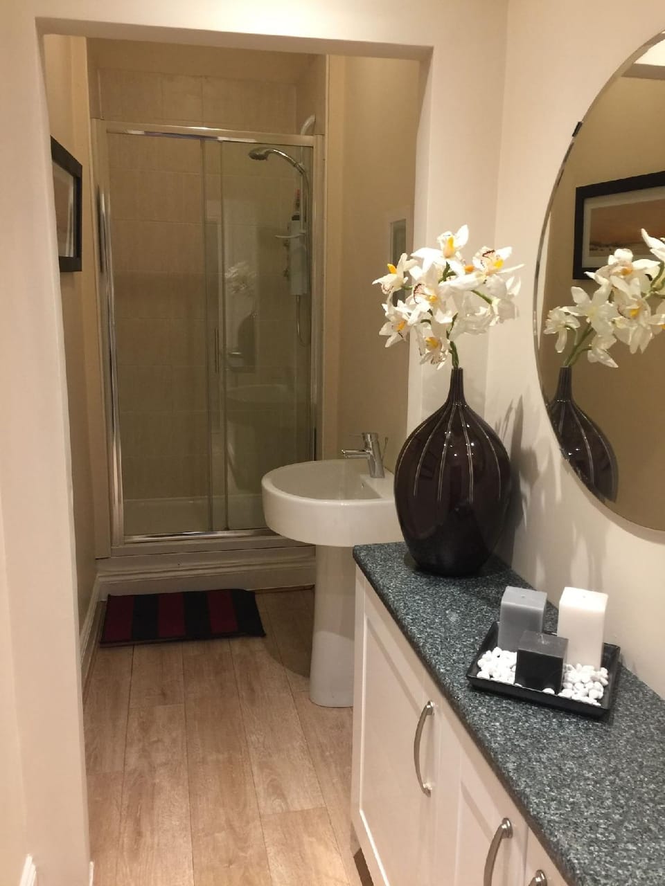 Great location 1 Bedroom Scotstoun Flat Hotel in Glasgow