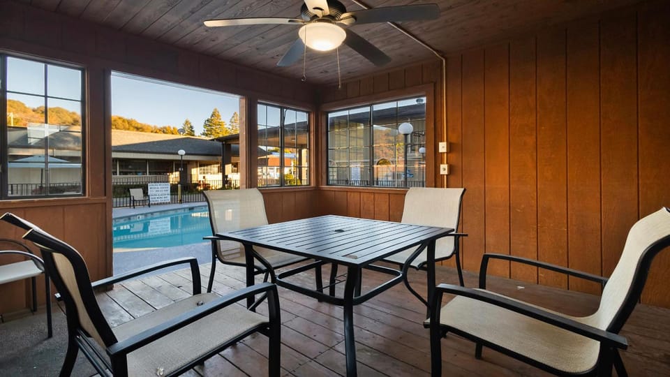Sonora Aladdin Motor Inn Hotel in Calaveras County