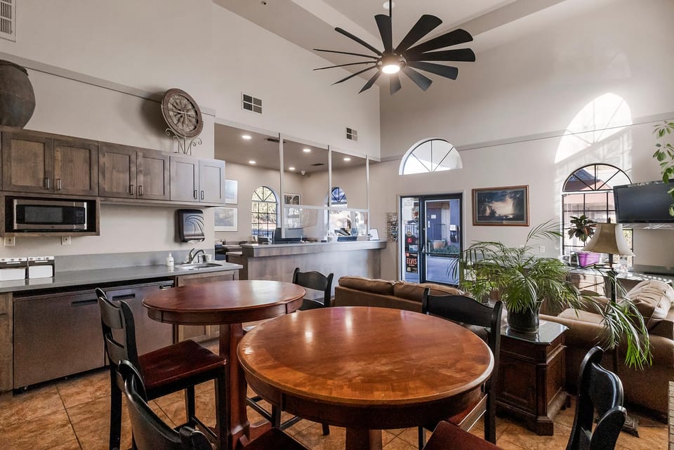 Sonora Aladdin Motor Inn Hotel in Calaveras County