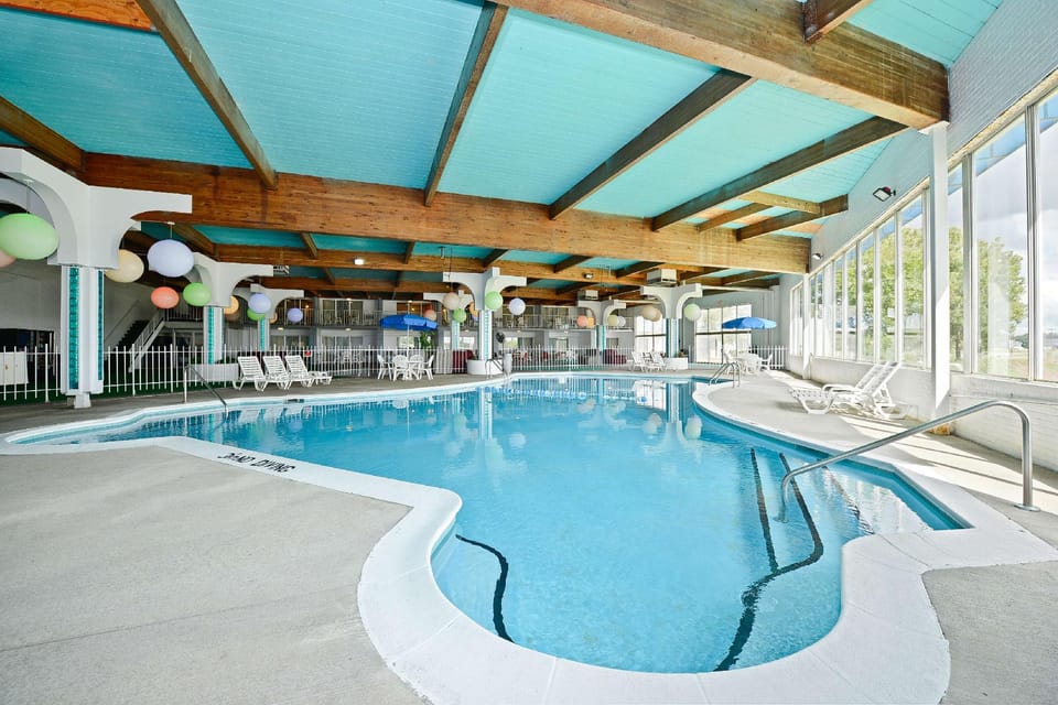 Howard Johnson by Wyndham Benton Harbor Hotel in Michigan
