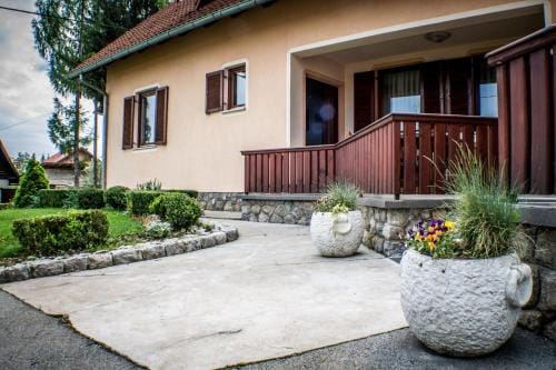 Apartments and Rooms Stefanac Hotel in Lika-Senj County