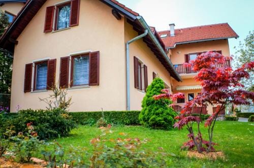 Apartments and Rooms Stefanac Hotel in Lika-Senj County