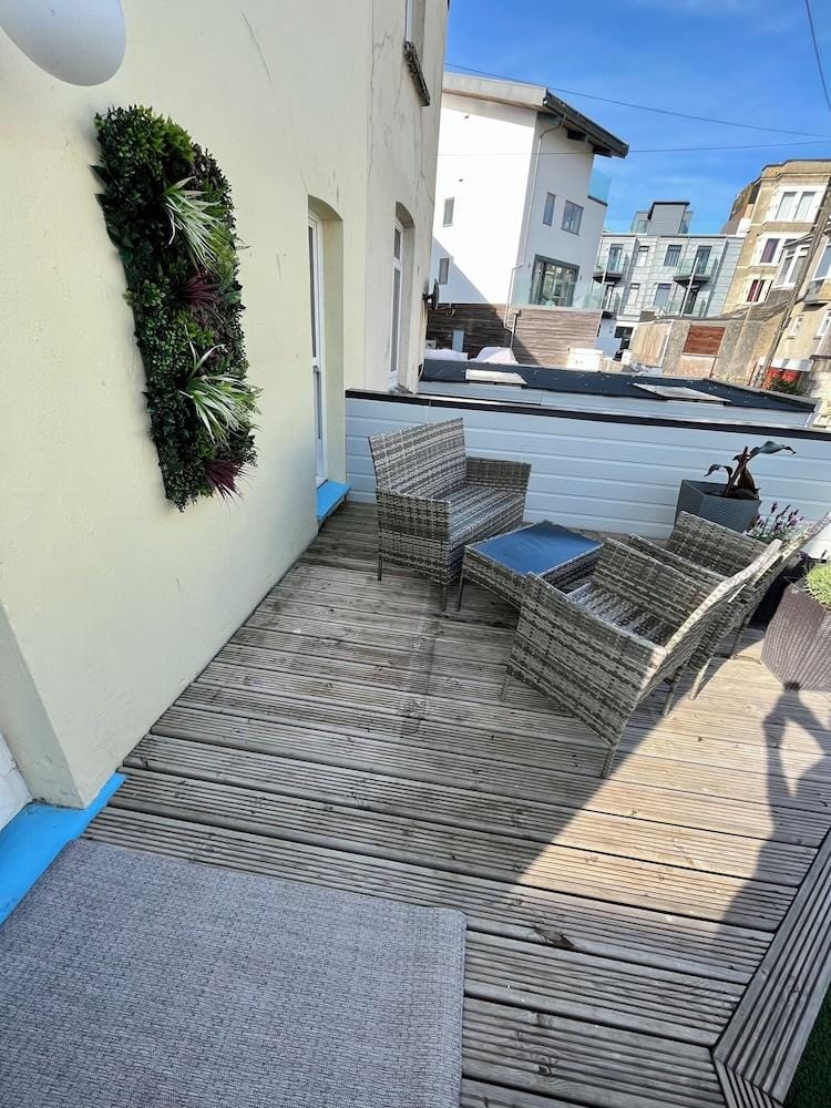 Lazy Waves Boutique B&B Hotel in Newquay