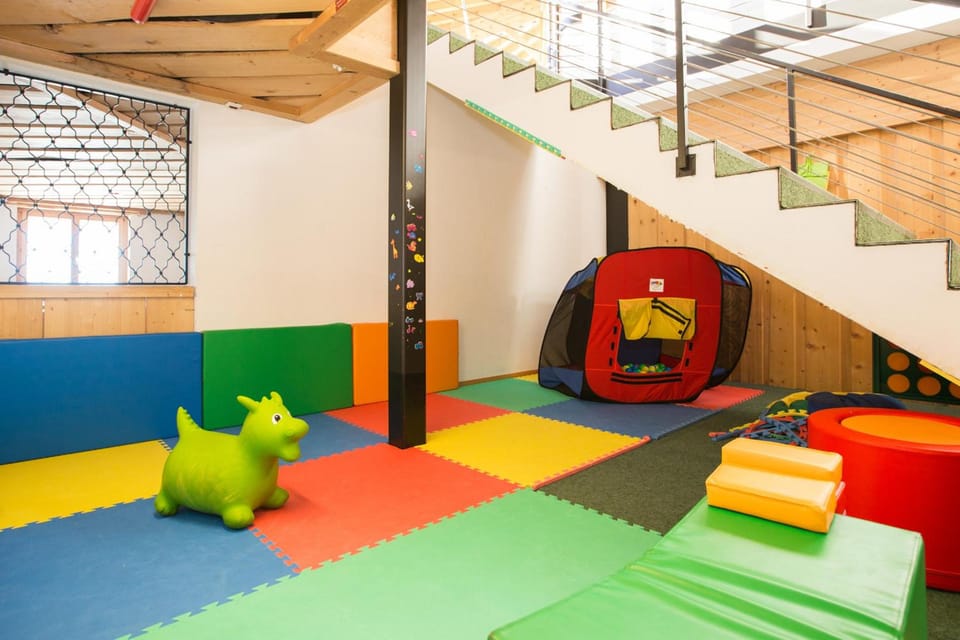 Berghaus Nagens Hostel in Canton of Grisons