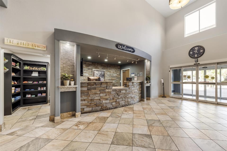 Best Western Plus Sand Bass Inn & Suites Hotel in Lake Texoma