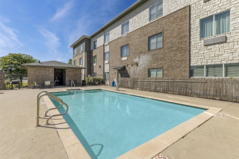 Best Western Plus Sand Bass Inn & Suites Hotel in Lake Texoma