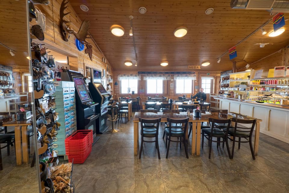 Aajatieva Wilderness Stay & Camping Chalet in Norrbotten County, Sweden