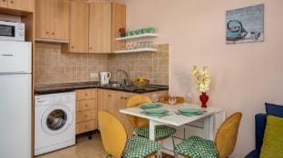 Cozy Garden Apartment in Fuengirola's Great Spot Hotel in Fuengirola