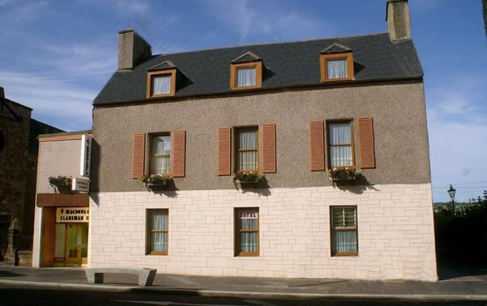 MacDougall Clansman Hotel Hotel in Inverness