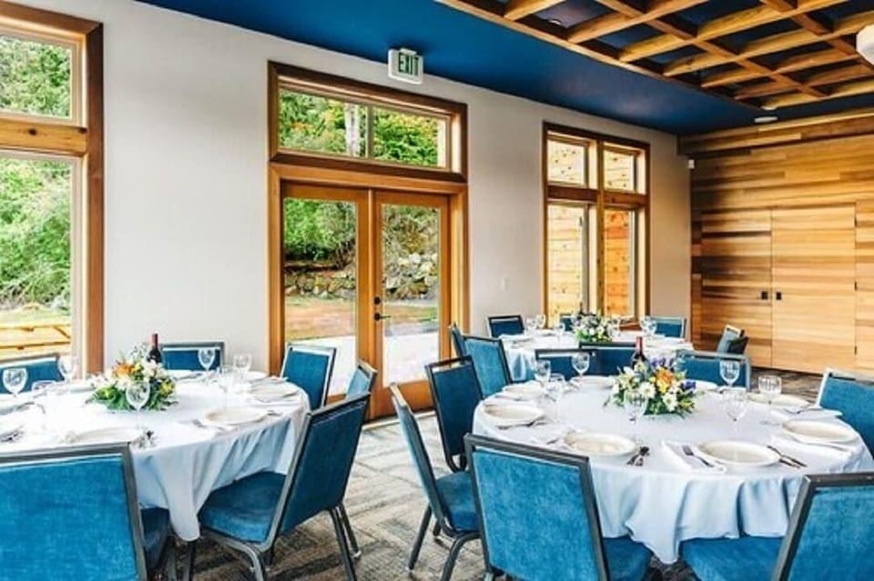 Snug Harbor Resort Hotel in San Juan Island