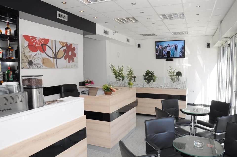 Bar/lounge